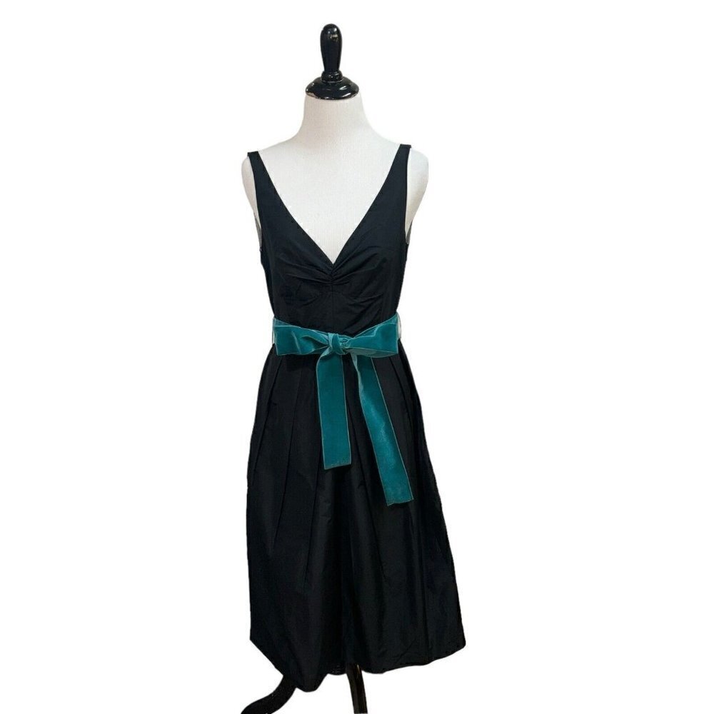 Hoss Intropia Women's Size 38 / US 6 Formal Dress Pleated V-Neckline w. Sash